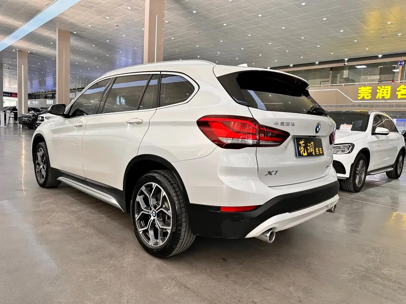 BMW X1 2022 sDrive25Li Leading Edition — миниатюра 13