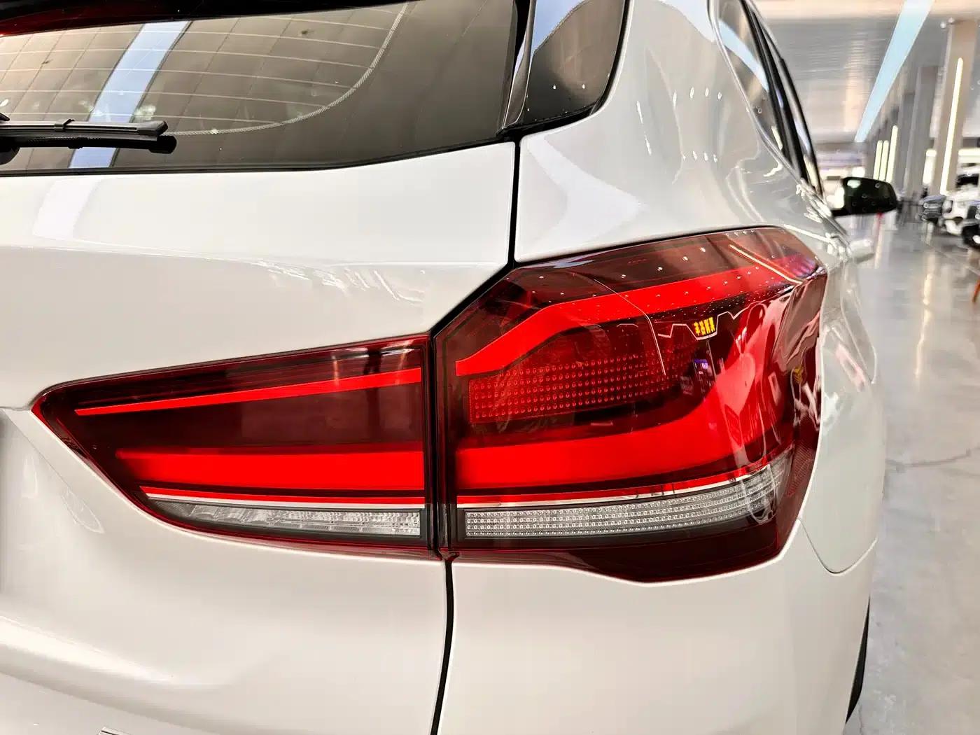 BMW X1 2022 sDrive25Li Leading Edition — миниатюра 17