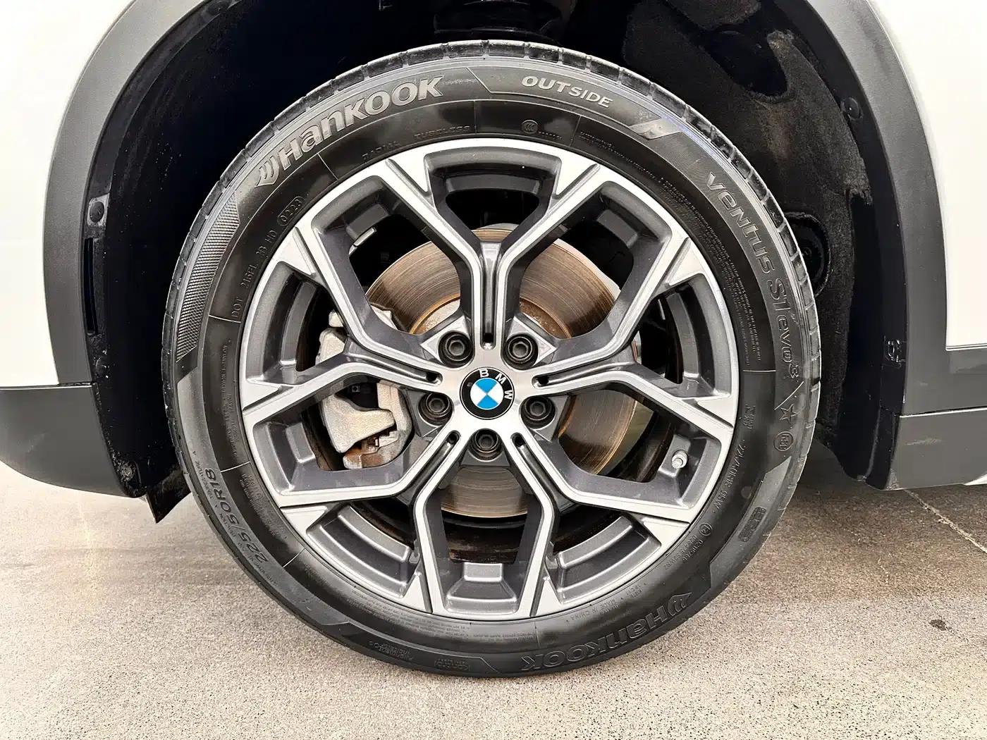 BMW X1 2022 sDrive25Li Leading Edition — миниатюра 6