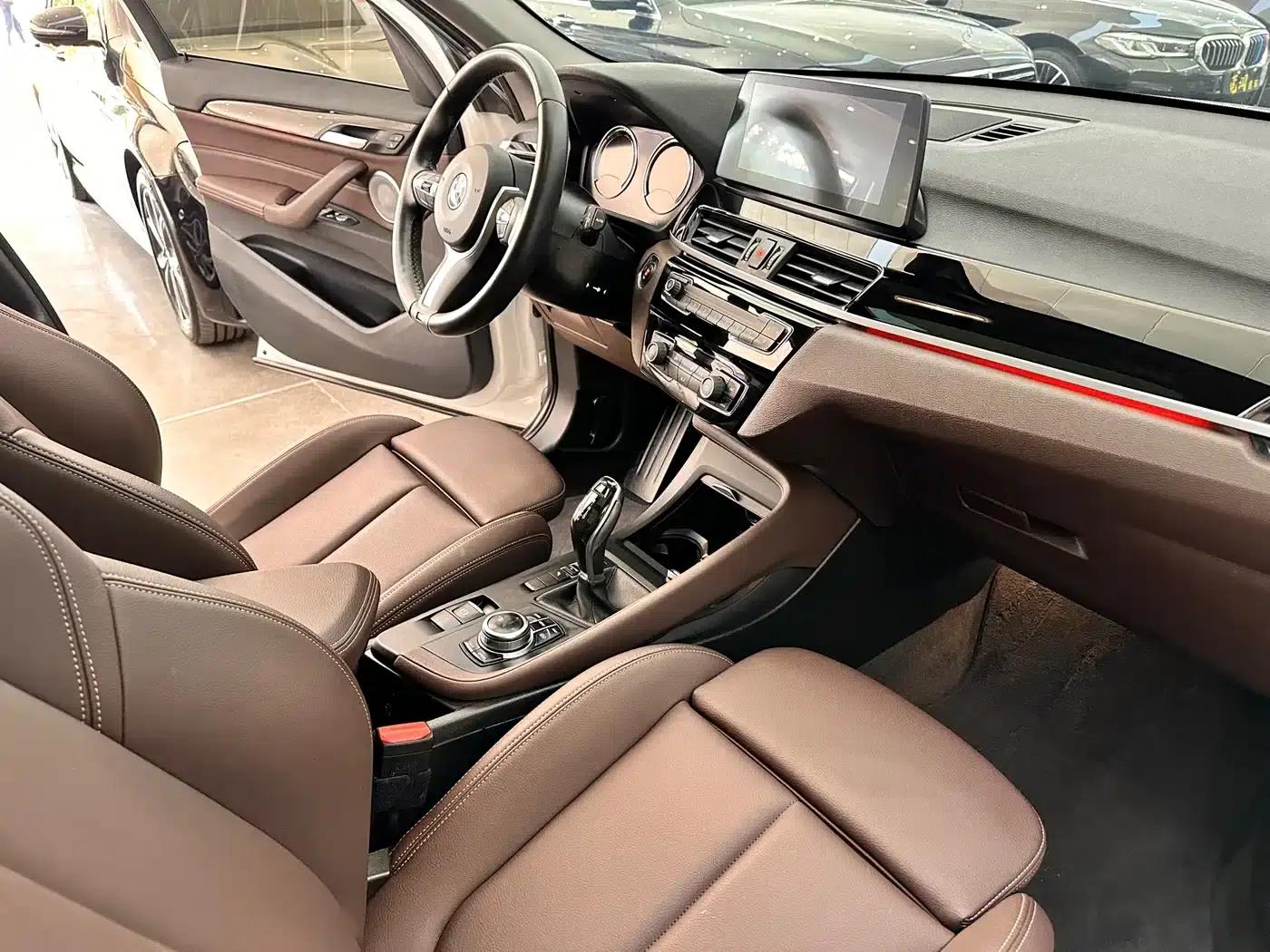 BMW X1 2022 sDrive25Li Leading Edition — миниатюра 7