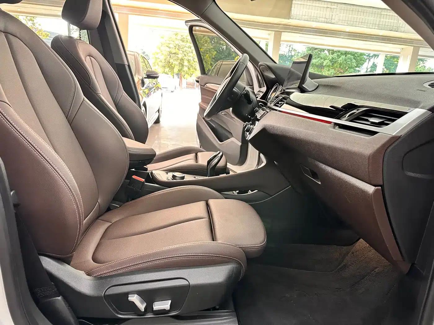 BMW X1 2022 sDrive25Li Leading Edition — миниатюра 8