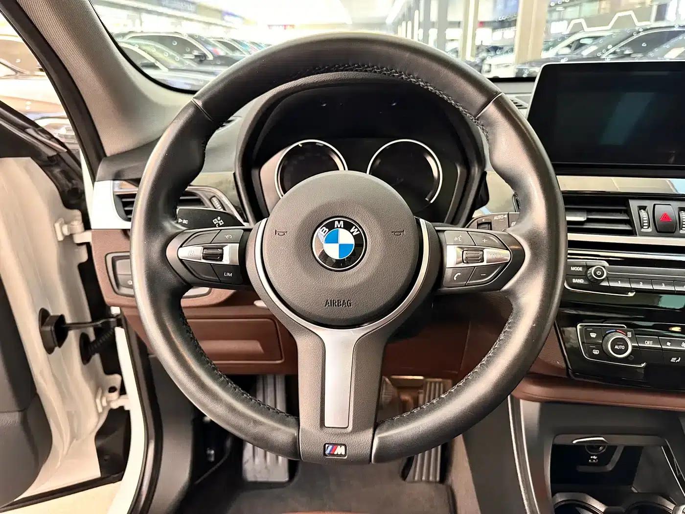 BMW X1 2022 sDrive25Li Leading Edition — миниатюра 10