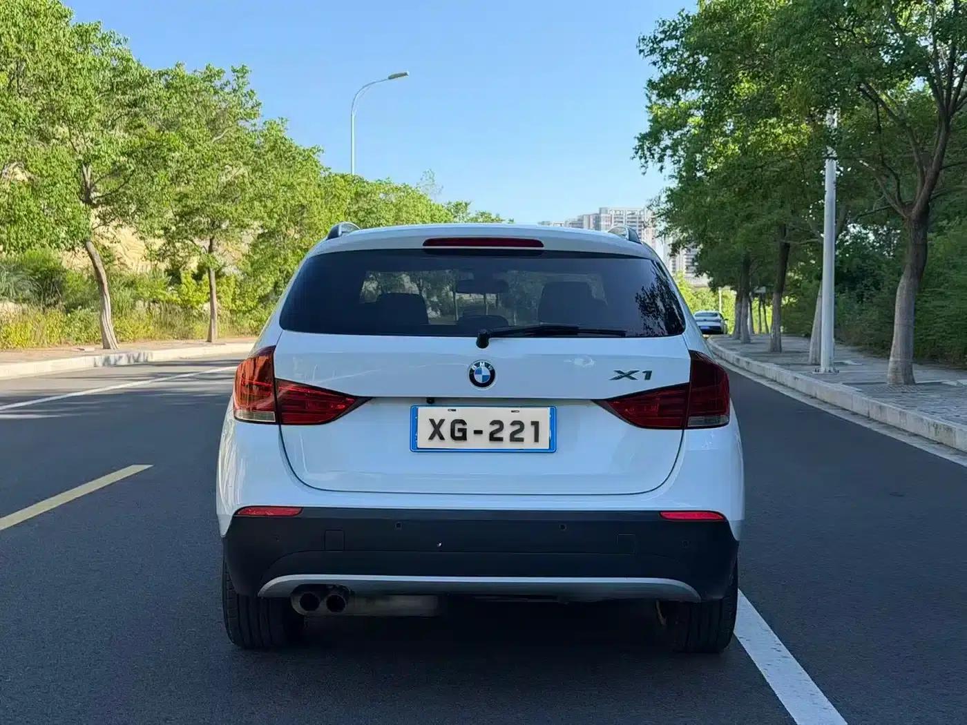BMW X1 2012 sDrive20i Leading Edition — миниатюра 9