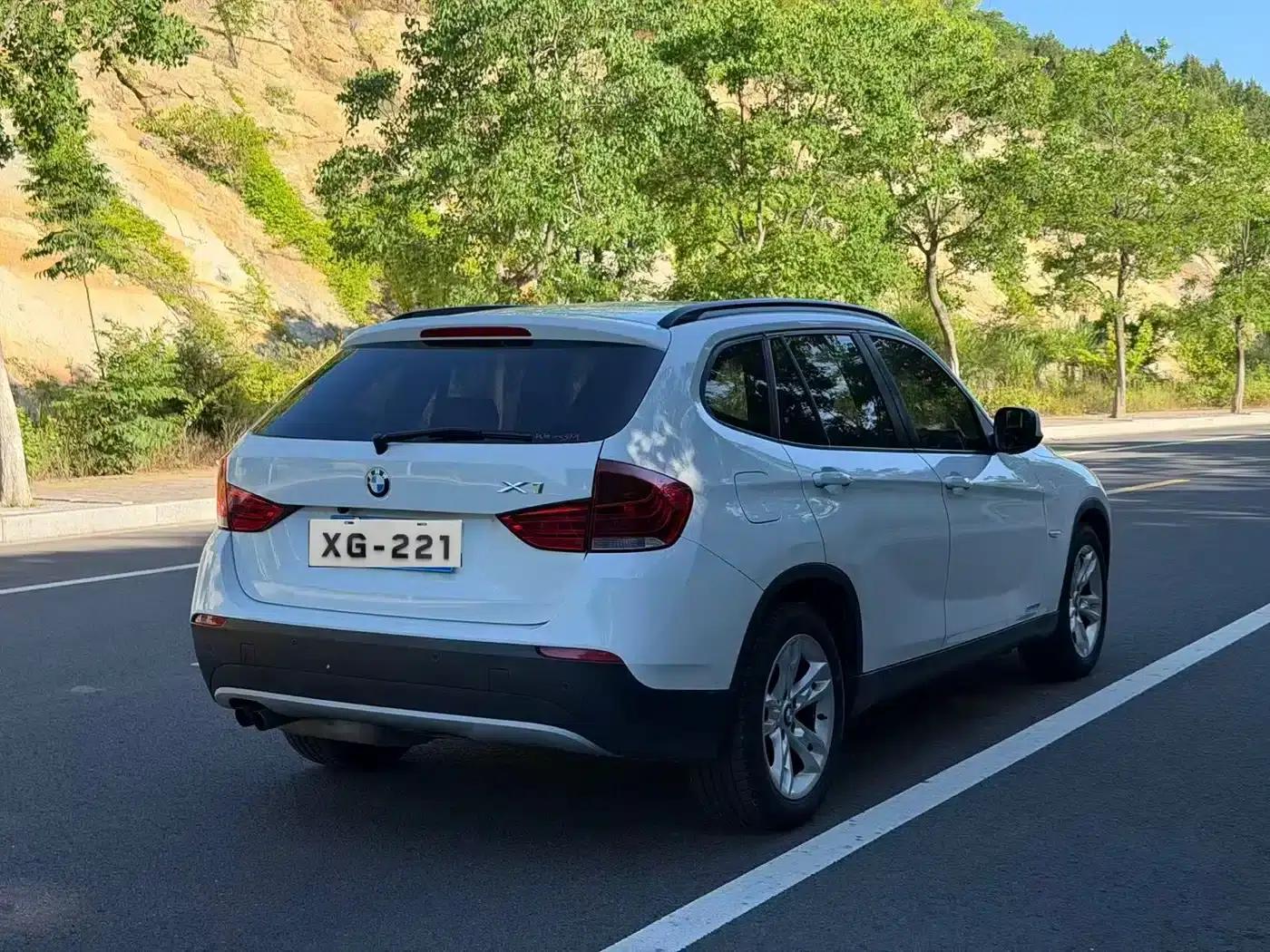 BMW X1 2012 sDrive20i Leading Edition — миниатюра 10