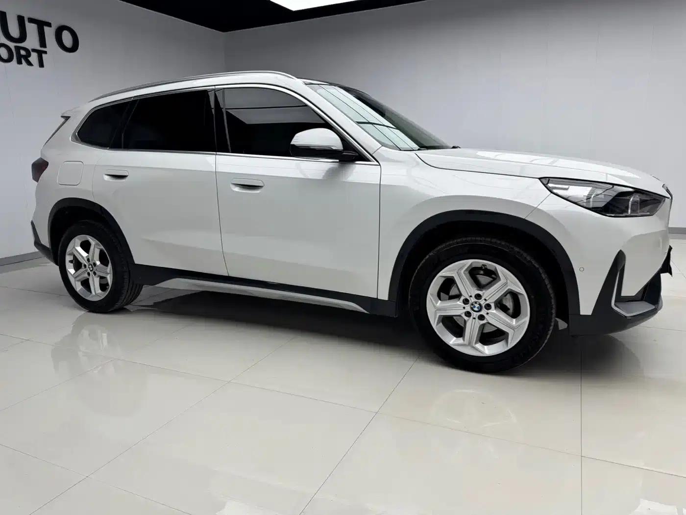 2023 BMW X1 sDrive20Li X Design Package — миниатюра 3