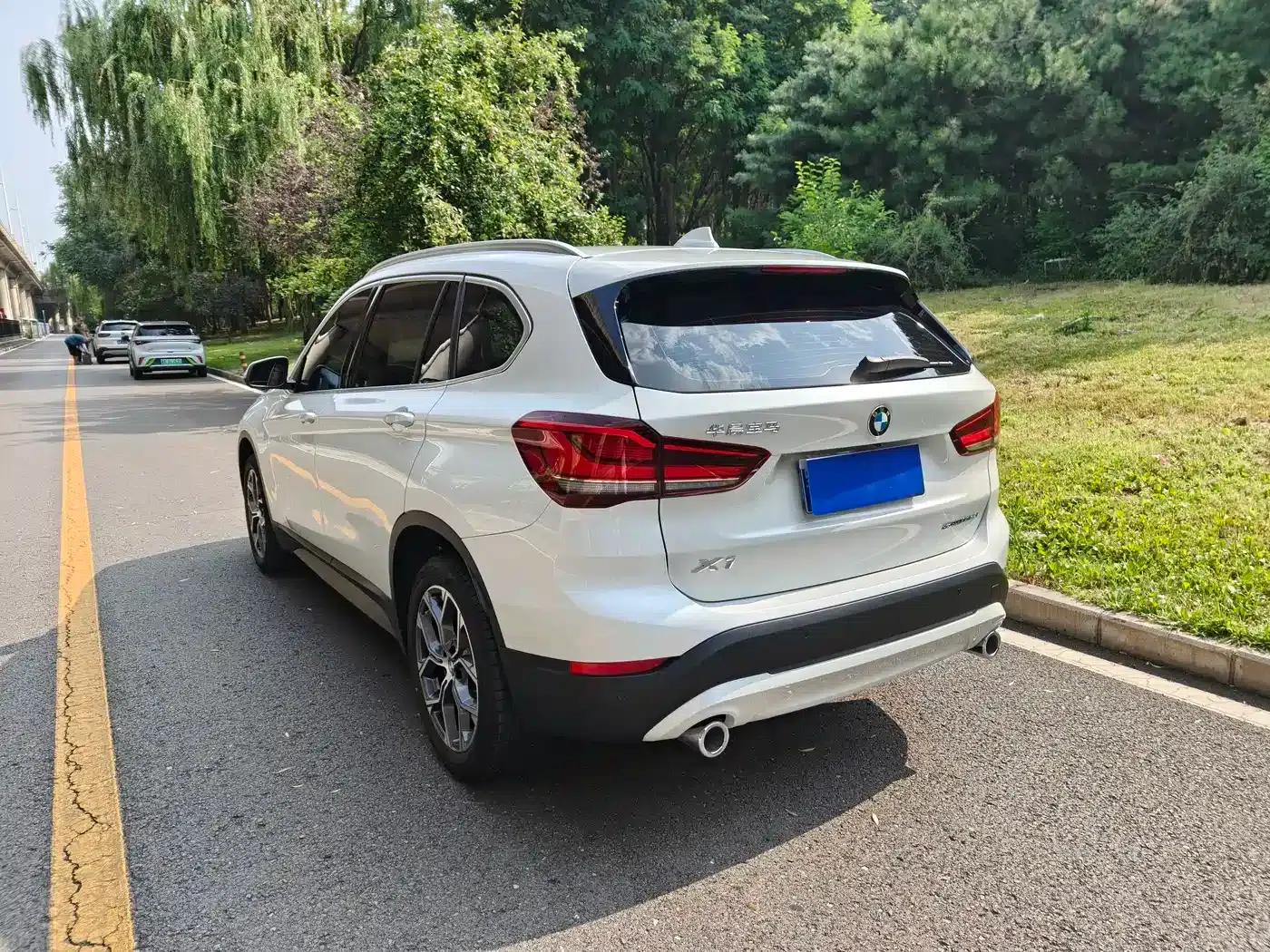 BMW X1 2021 sDrive25Li Leading Edition — миниатюра 4