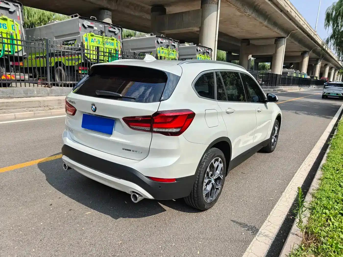 BMW X1 2021 sDrive25Li Leading Edition — миниатюра 6