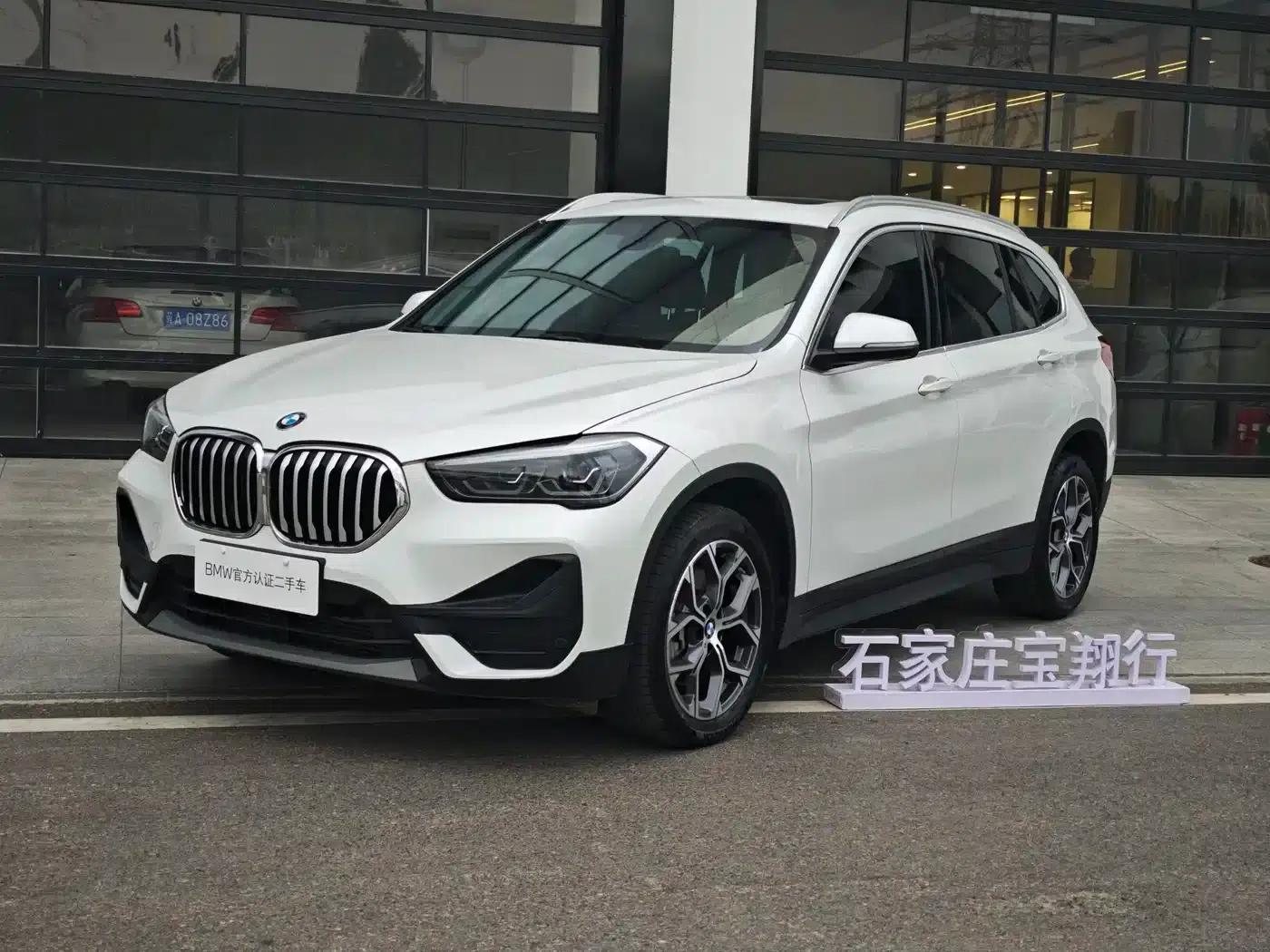 BMW X1 2022 sDrive25Li Leading Edition — миниатюра 1