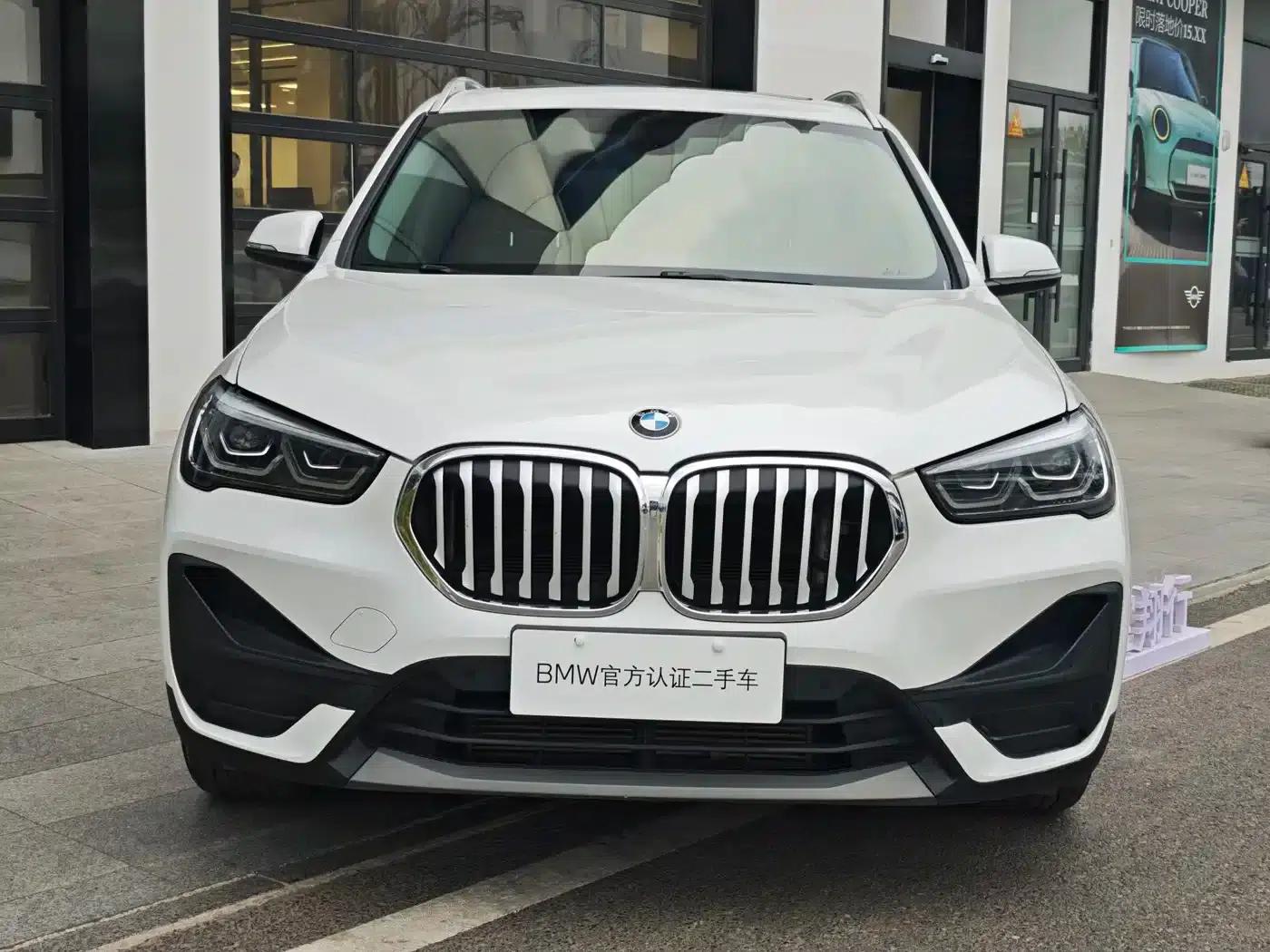 BMW X1 2022 sDrive25Li Leading Edition — миниатюра 2