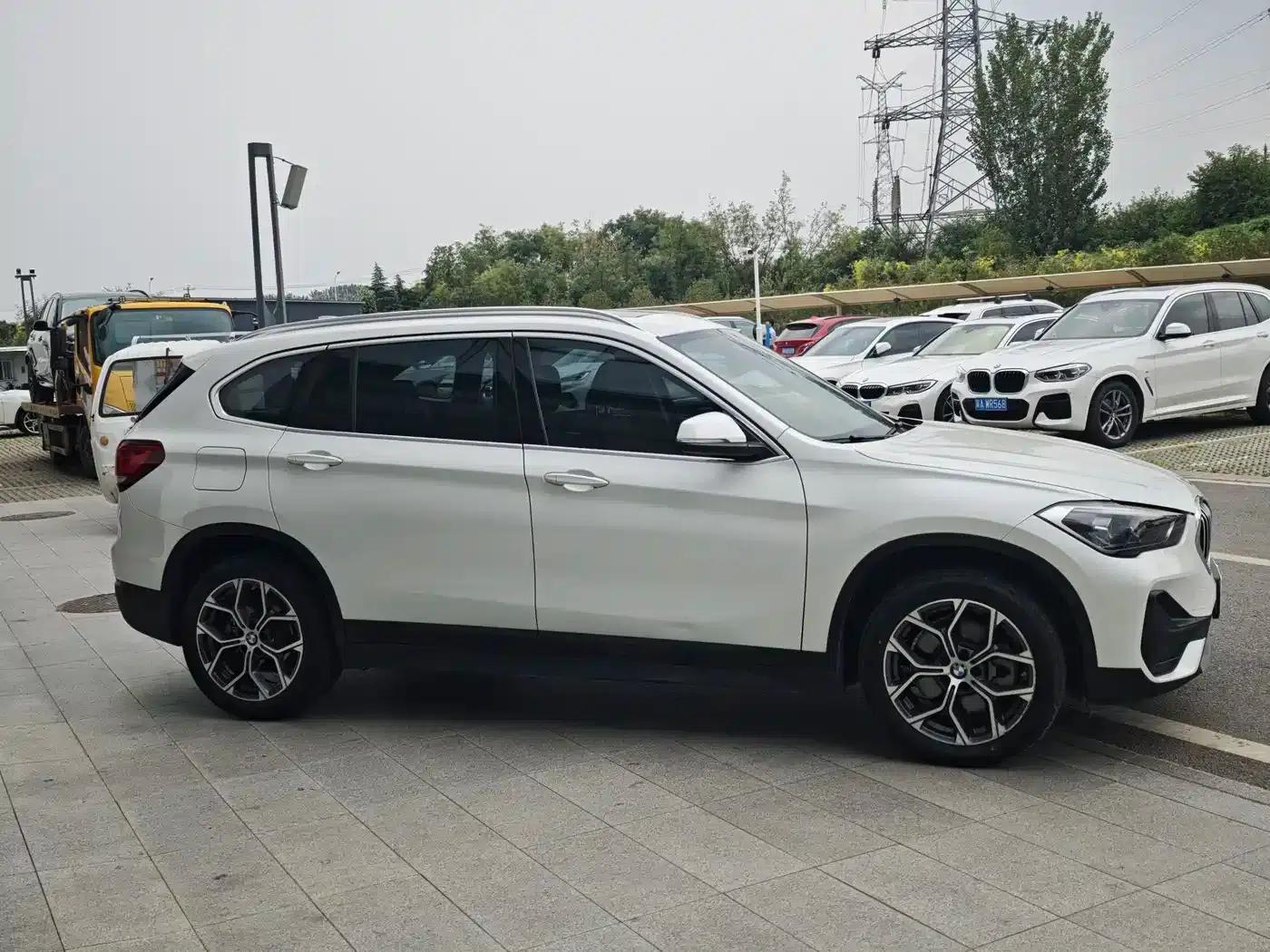 BMW X1 2022 sDrive25Li Leading Edition — миниатюра 7