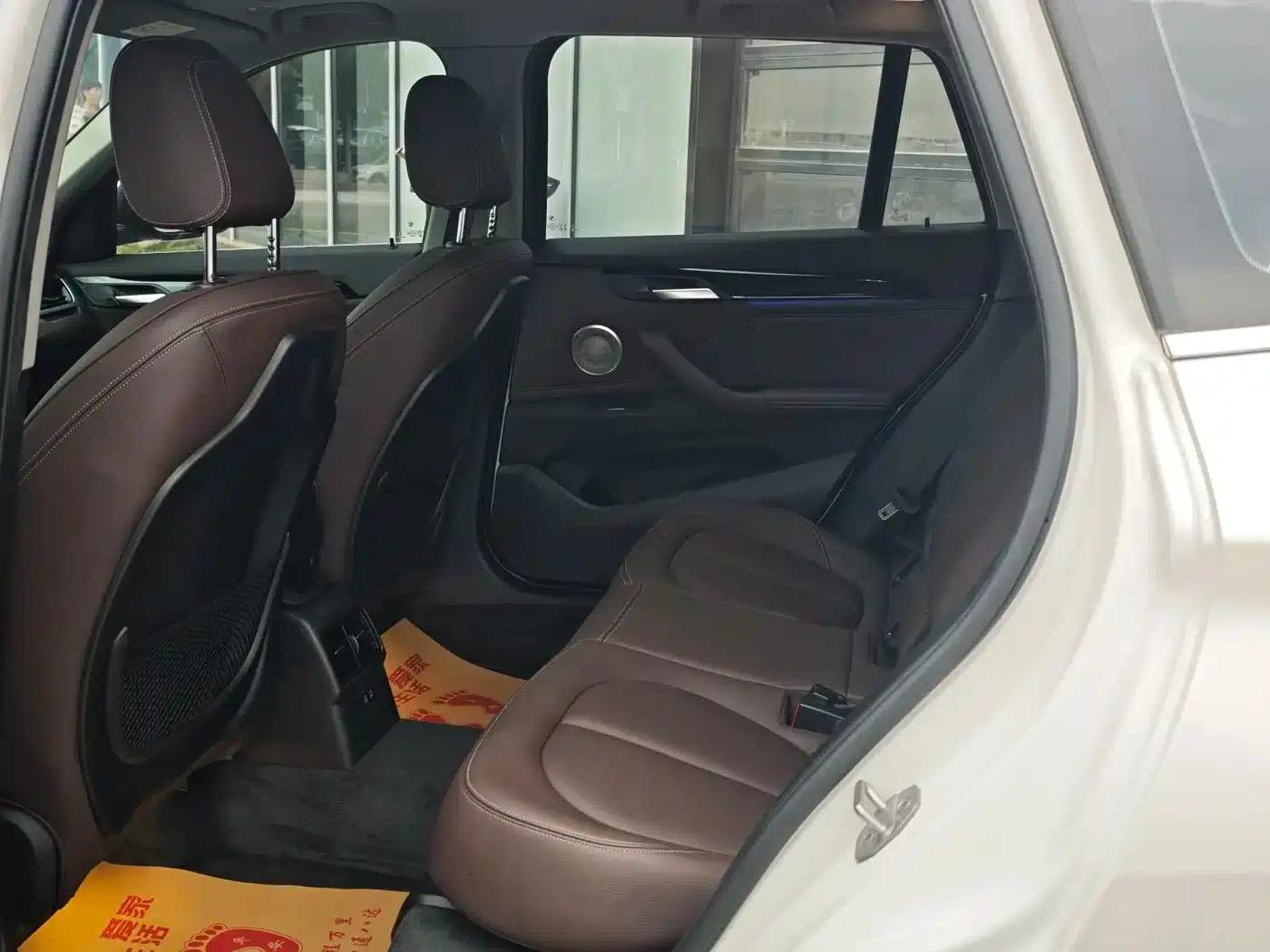 BMW X1 2022 sDrive25Li Leading Edition — миниатюра 10