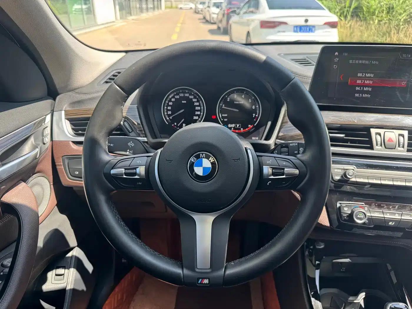 BMW X1 2022 xDrive25Li Premium — миниатюра 14