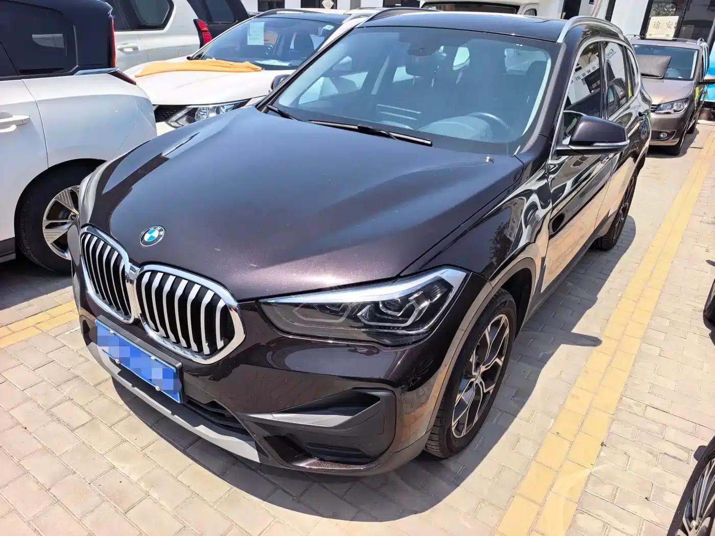 BMW X1 2022 sDrive25Li Leading Edition — миниатюра 1