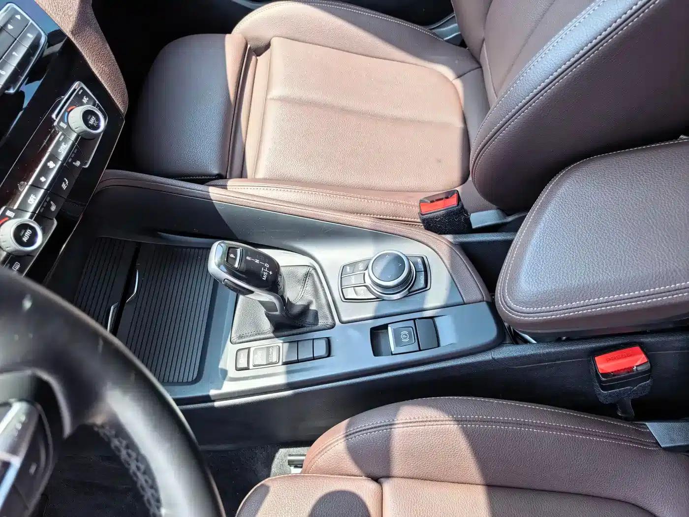 BMW X1 2022 sDrive25Li Leading Edition — миниатюра 12