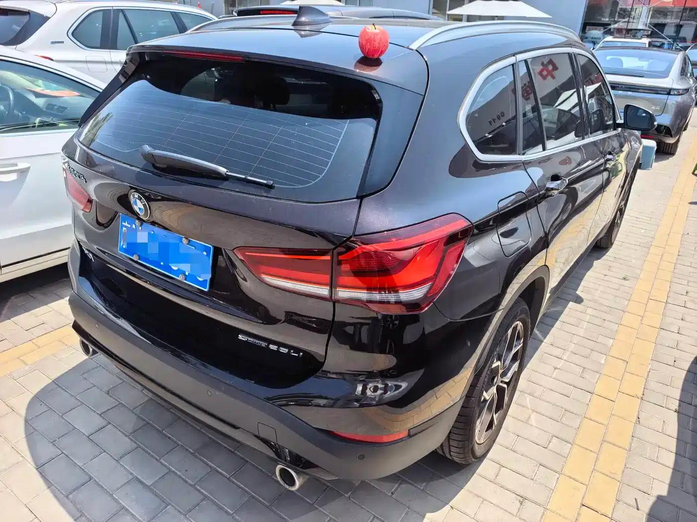 BMW X1 2022 sDrive25Li Leading Edition — миниатюра 3