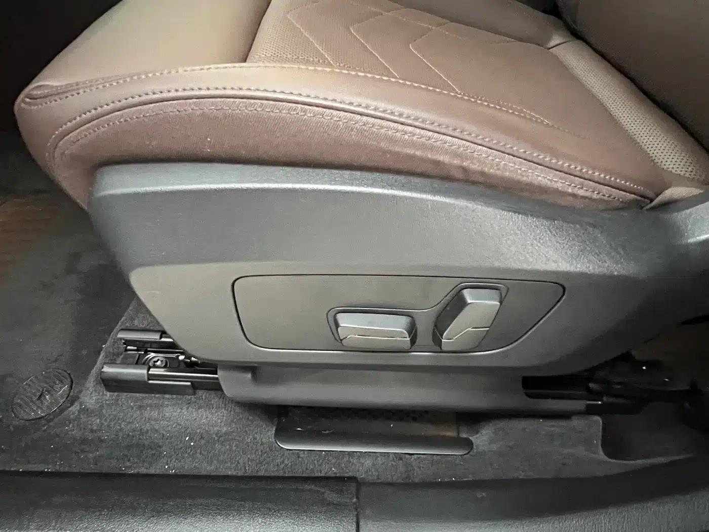 2023 BMW X1 sDrive20Li X Design Package — миниатюра 10