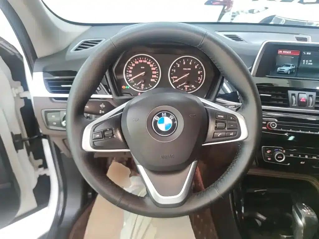 BMW X1 2018 sDrive18Li Premium — миниатюра 11