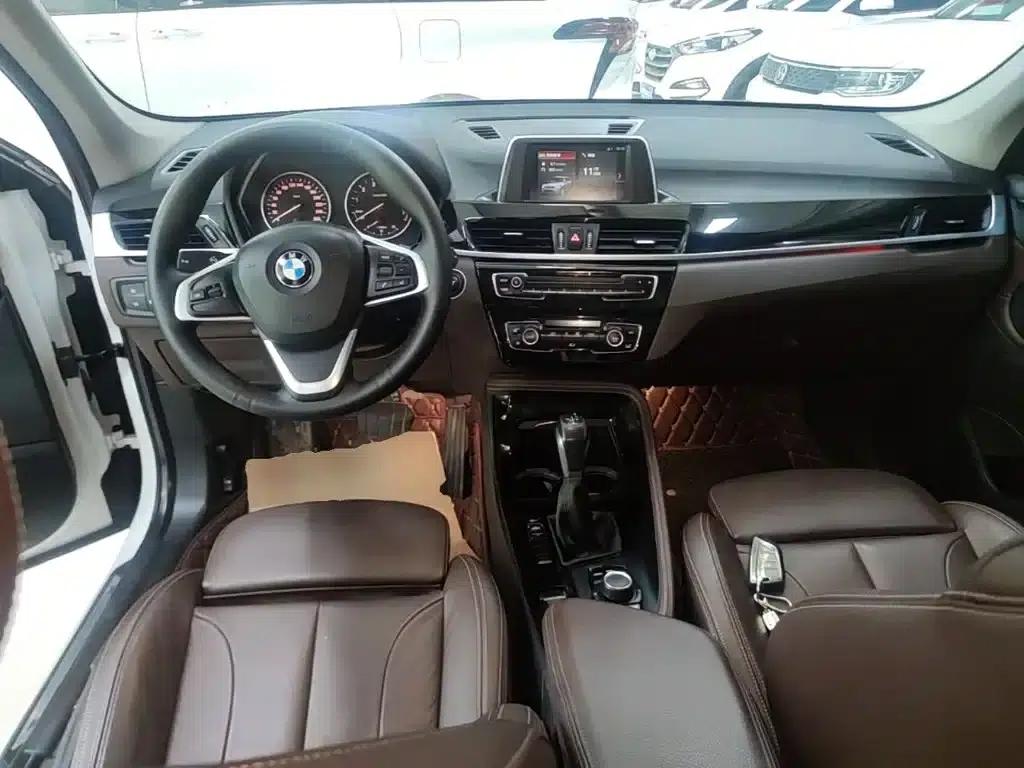 BMW X1 2018 sDrive18Li Premium — миниатюра 10