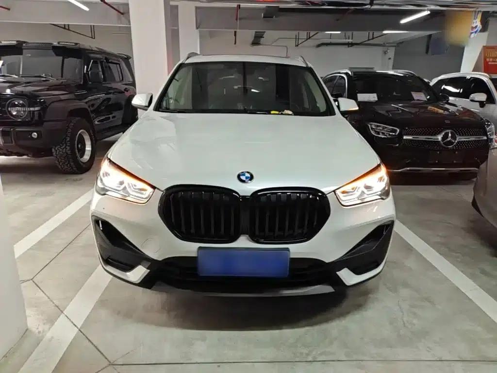 BMW X1 2020 sDrive25Li Leading Edition — миниатюра 3