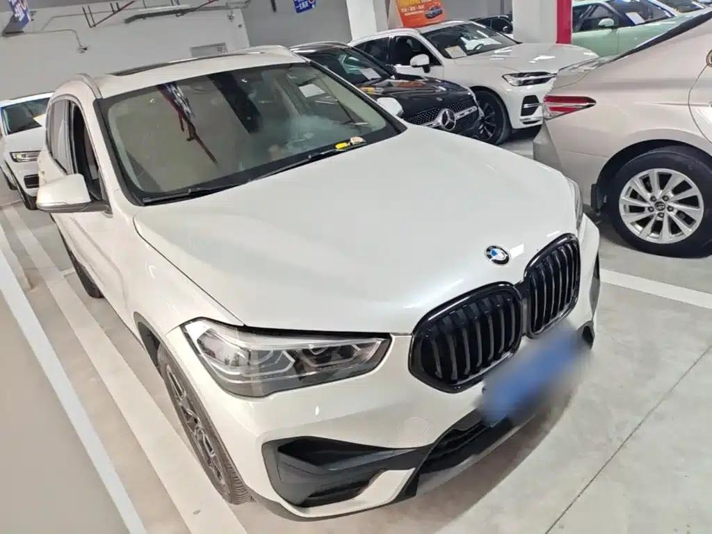 BMW X1 2020 sDrive25Li Leading Edition — миниатюра 4