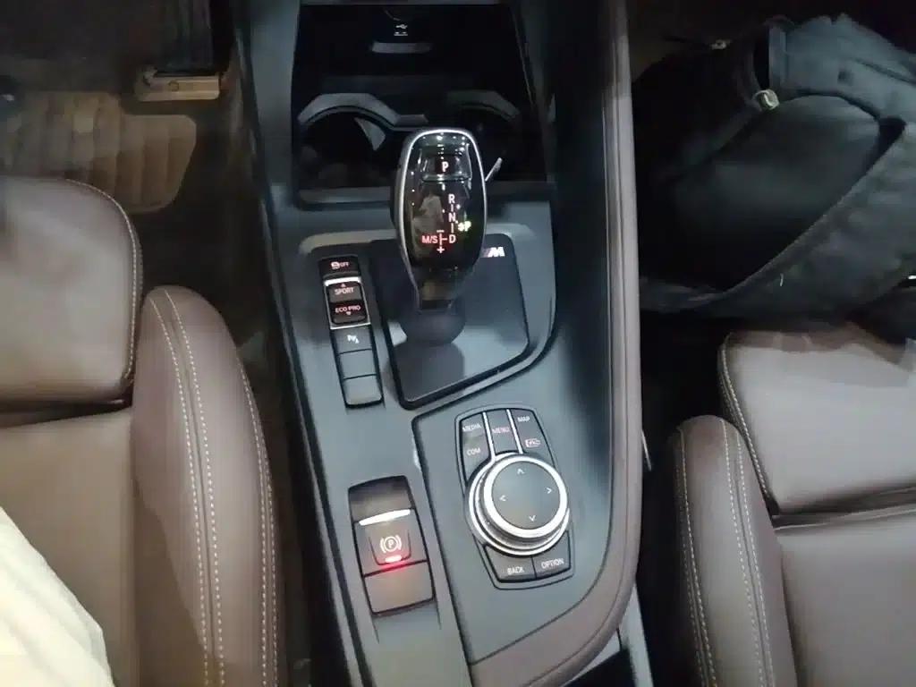 BMW X1 2022 sDrive25Li Leading Edition — миниатюра 14