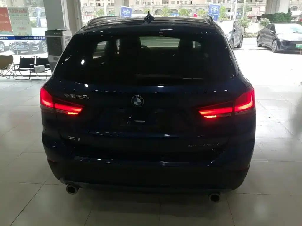 BMW X1 2022 sDrive25Li Leading Edition — миниатюра 6