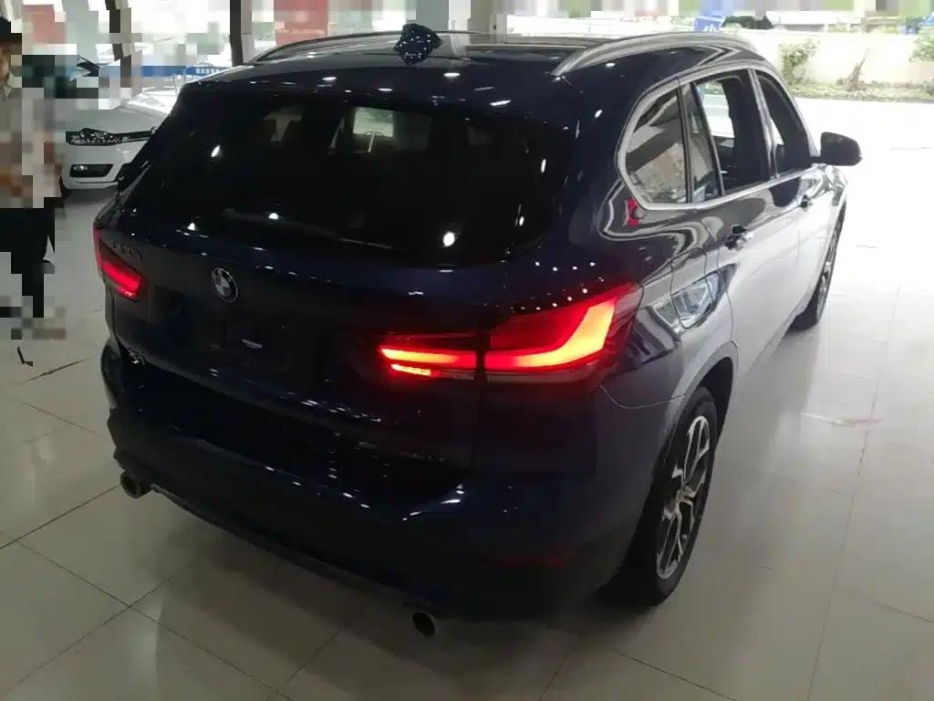 BMW X1 2022 sDrive25Li Leading Edition — миниатюра 7
