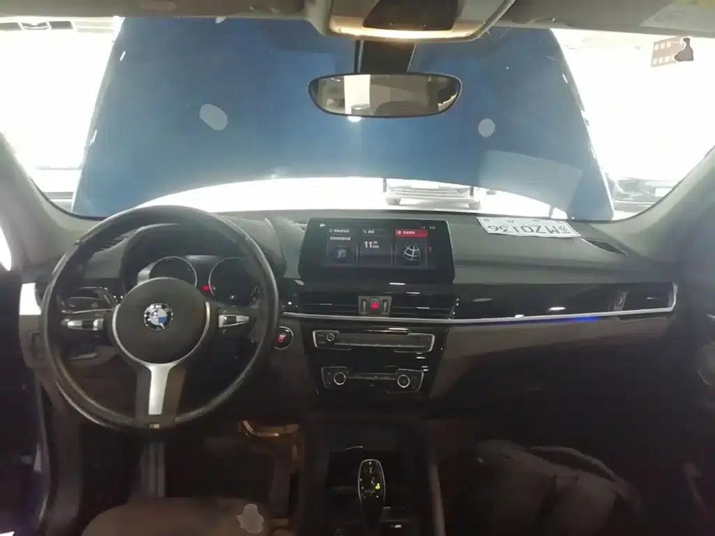 BMW X1 2022 sDrive25Li Leading Edition — миниатюра 10