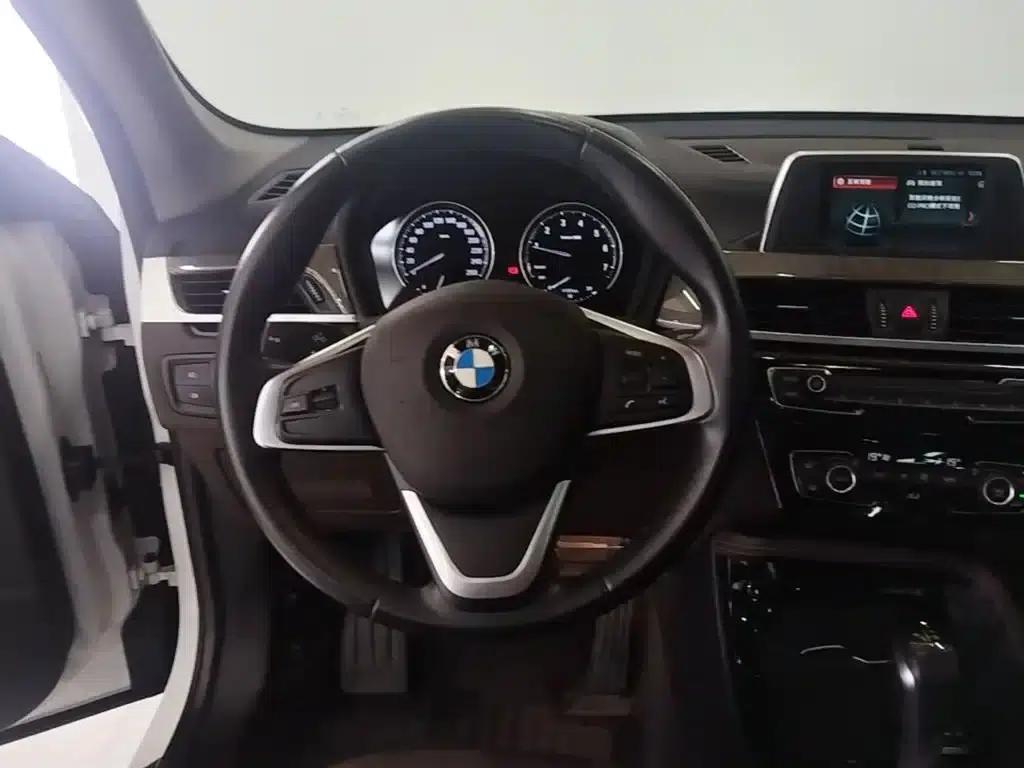 BMW X1 2019 sDrive18Li Premium — миниатюра 11