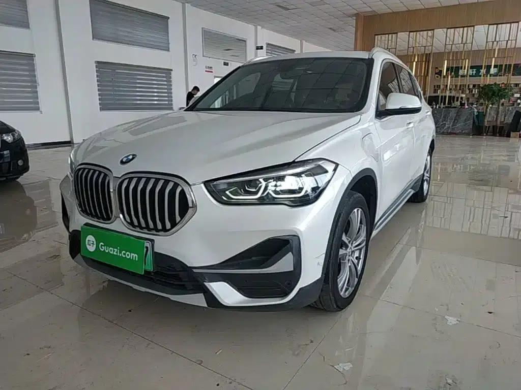 BMW X1 PHEV 2020 xDrive30Le Premium — миниатюра 2