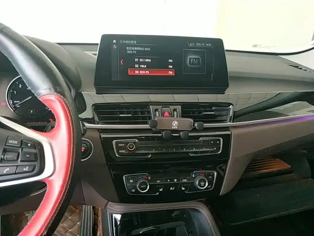 BMW X1 PHEV 2020 xDrive30Le Premium — миниатюра 13