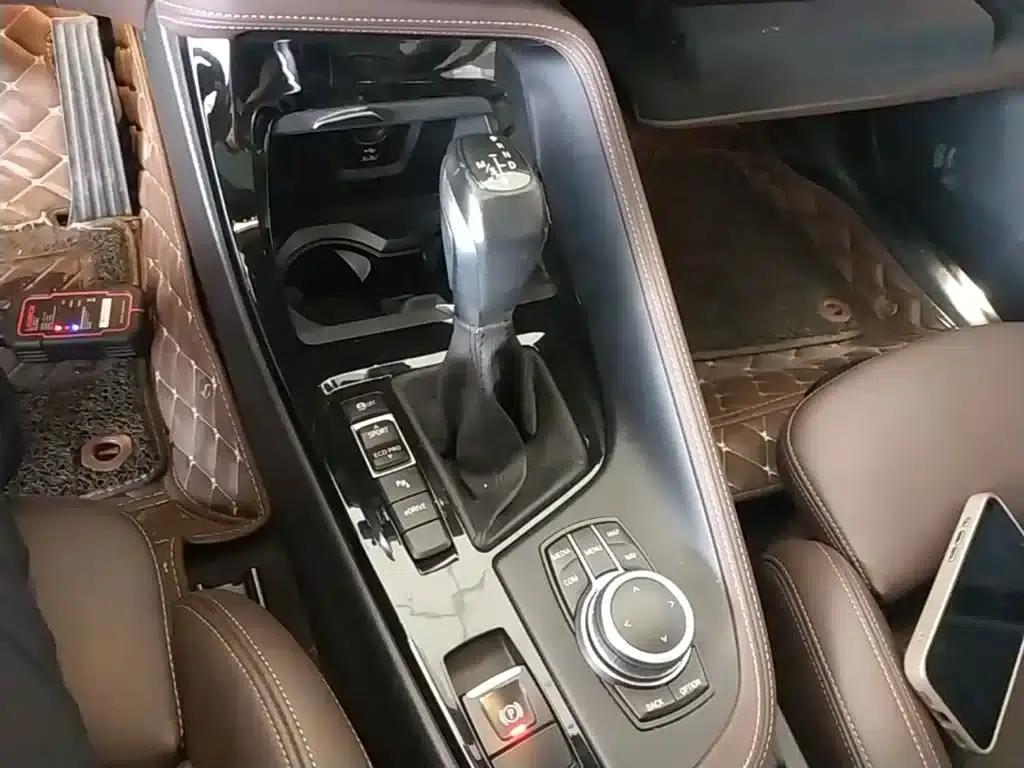 BMW X1 PHEV 2020 xDrive30Le Premium — миниатюра 14