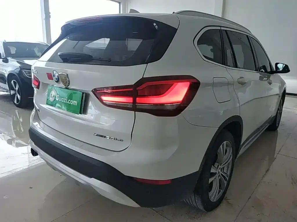 BMW X1 PHEV 2020 xDrive30Le Premium — миниатюра 7