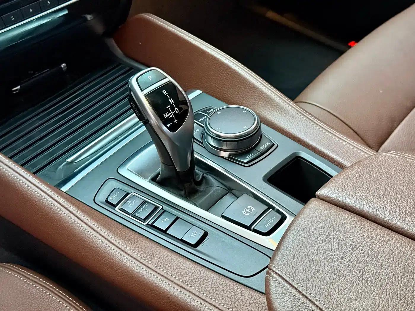 BMW X6 2018 xDrive35i Leading Edition — миниатюра 14