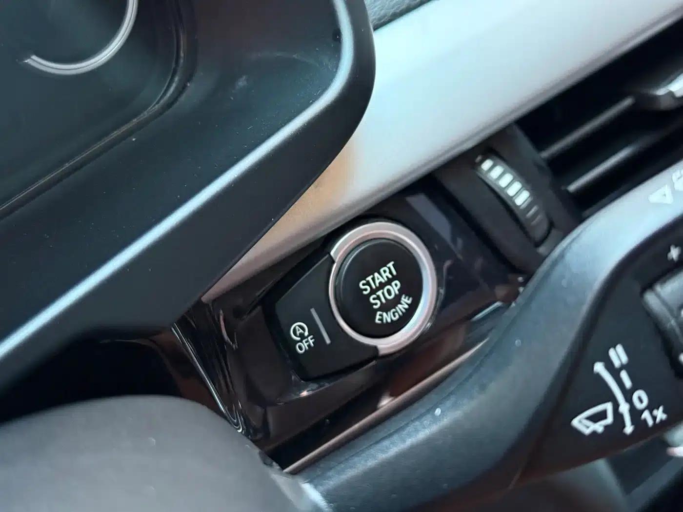 BMW X6 2018 xDrive35i Leading Edition — миниатюра 16