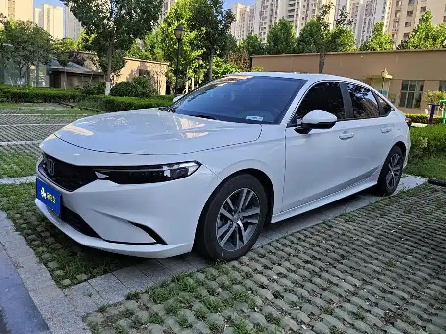Stylish 2023 240TURBO CVT Leading Edition — миниатюра 1