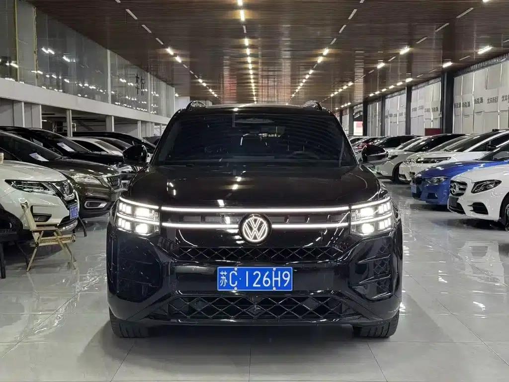 2025 Teramont Pro 450TSI 4WD Summit Edition — миниатюра 3