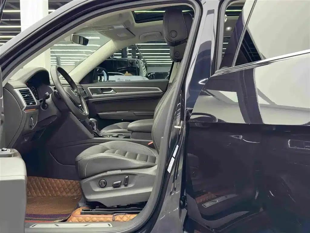 2017 Volkswagen Teramont 530 V6 AWD Supreme Flagship Edition — миниатюра 6