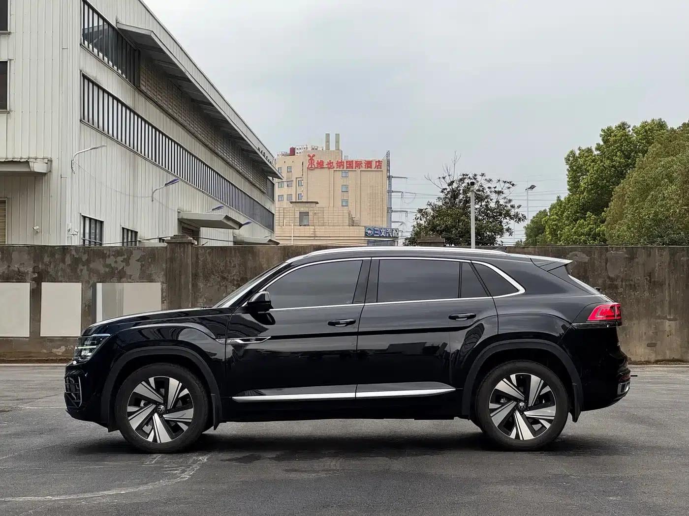 2025 Teramont X 380TSI 4WD Outstanding Edition — миниатюра 11