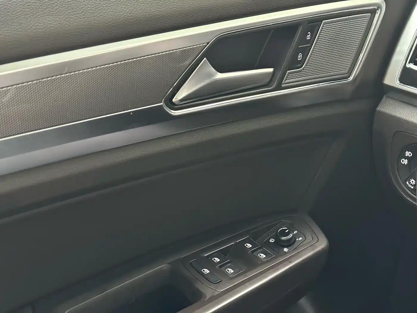 2019 Volkswagen Teramont 380TSI 4WD Luxury Edition (China VI Emission Standard) — миниатюра 27