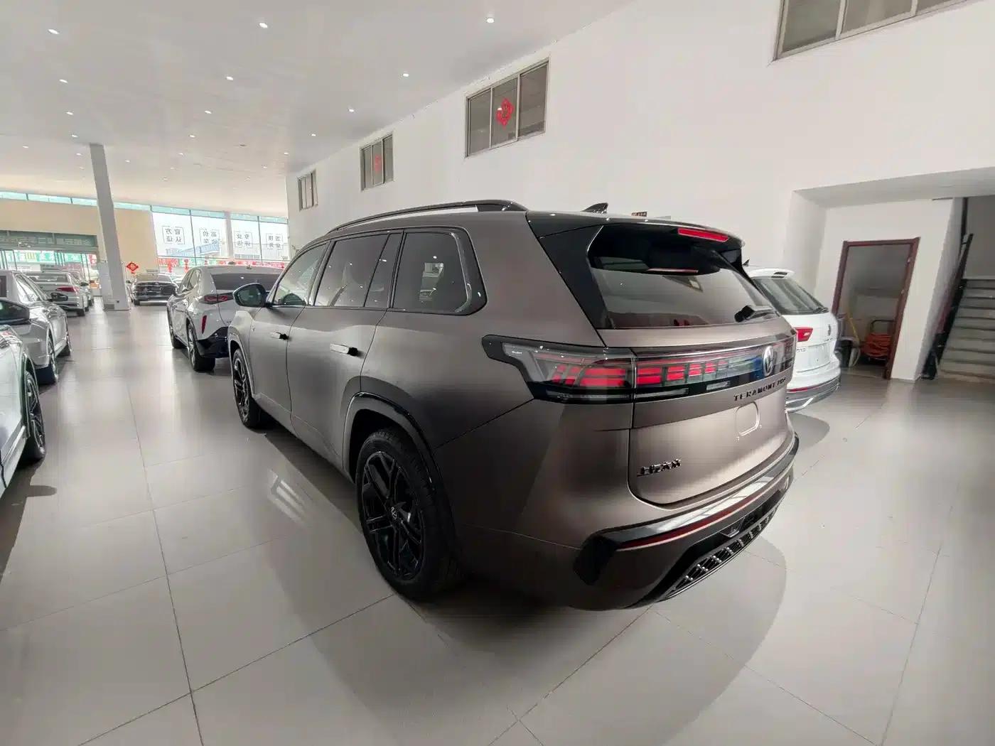 2025 Teramont Pro 450TSI 4WD Summit Edition — миниатюра 15
