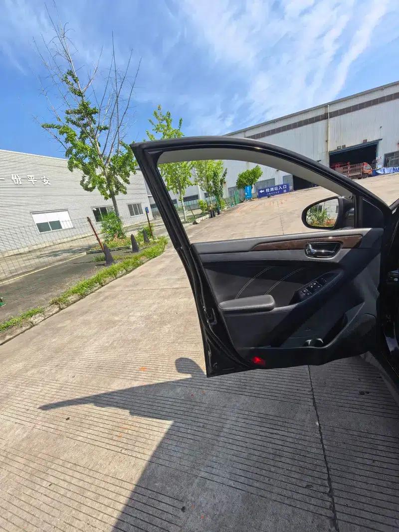 Fengguang 580 2020 1.5T CVT Luxury Edition — миниатюра 13