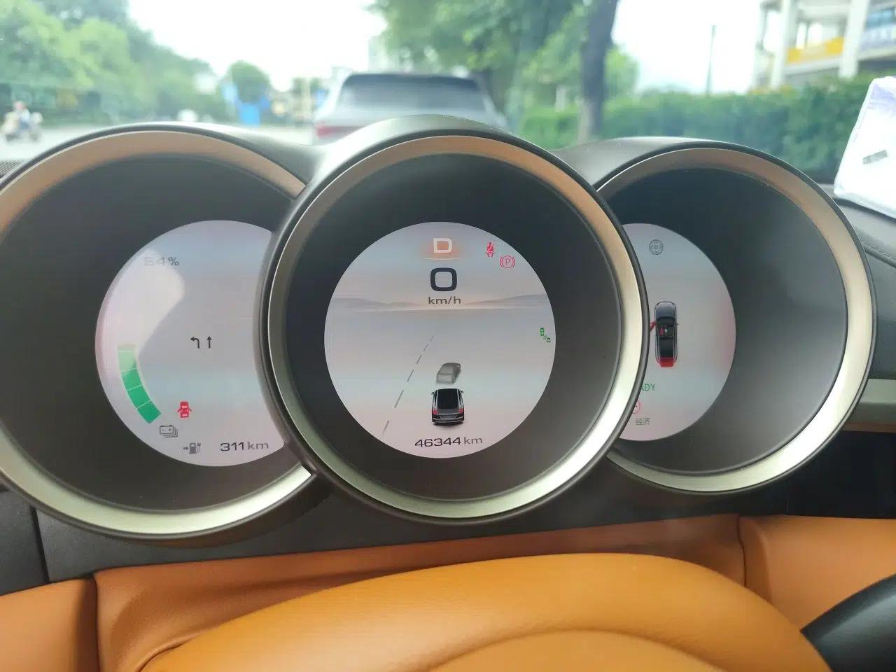 ORA Lightning Cat 2022 555 km Luxury Edition — миниатюра 11