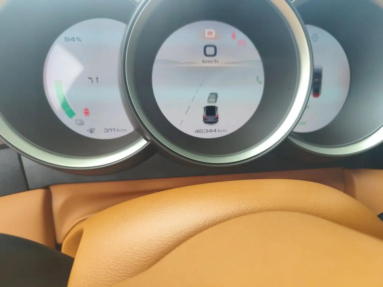 ORA Lightning Cat 2022 555 km Luxury Edition — миниатюра 12