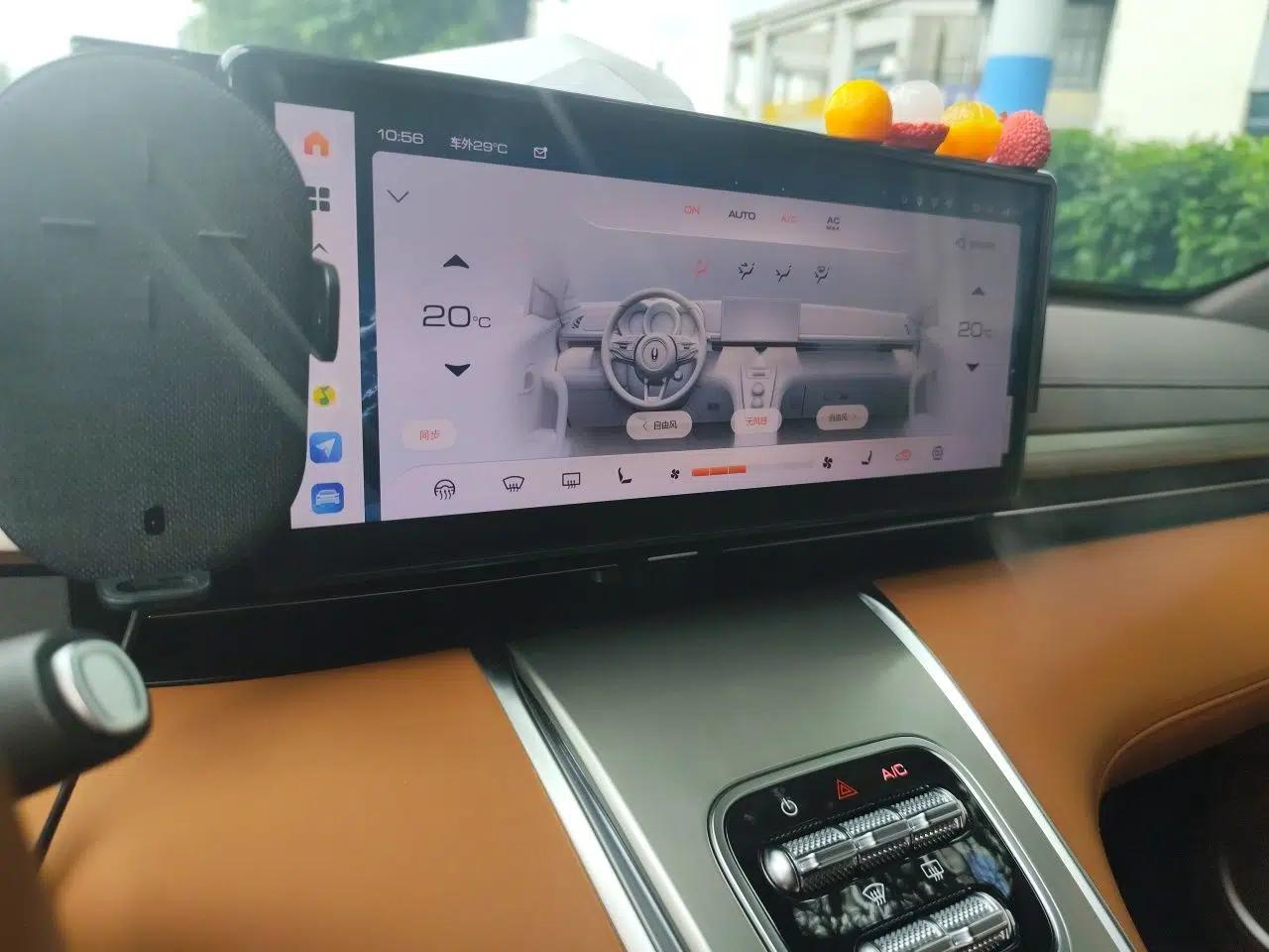 ORA Lightning Cat 2022 555 km Luxury Edition — миниатюра 13