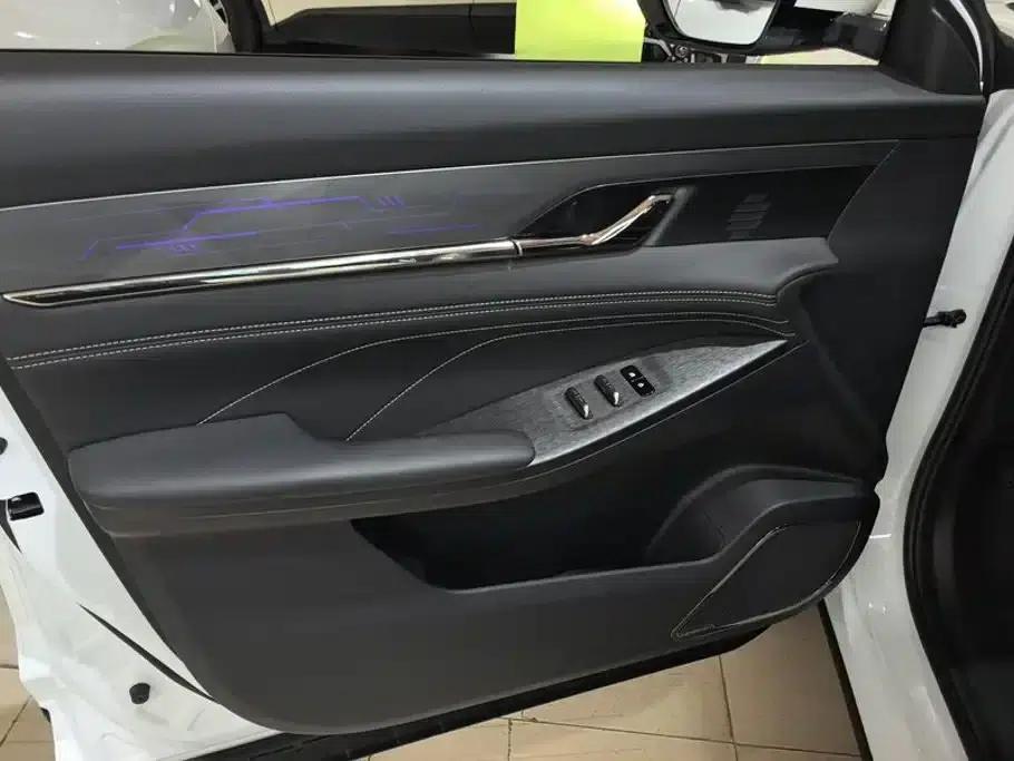 Dongfeng Fengshen L7 2025 Model, 205km Long Range Premium Edition — миниатюра 7