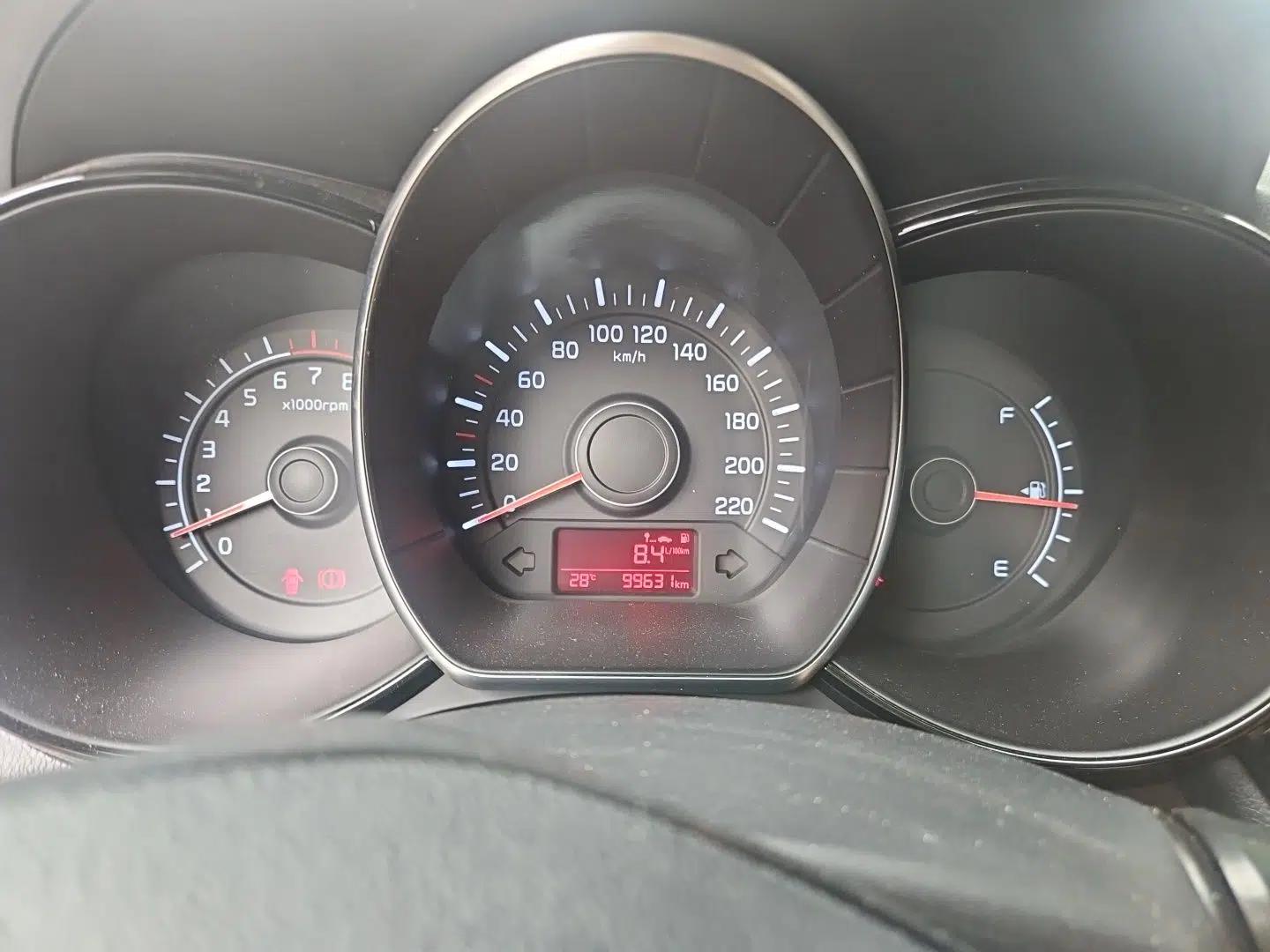Kia K2 2015 Hatchback 1.4L MT GLS — миниатюра 11