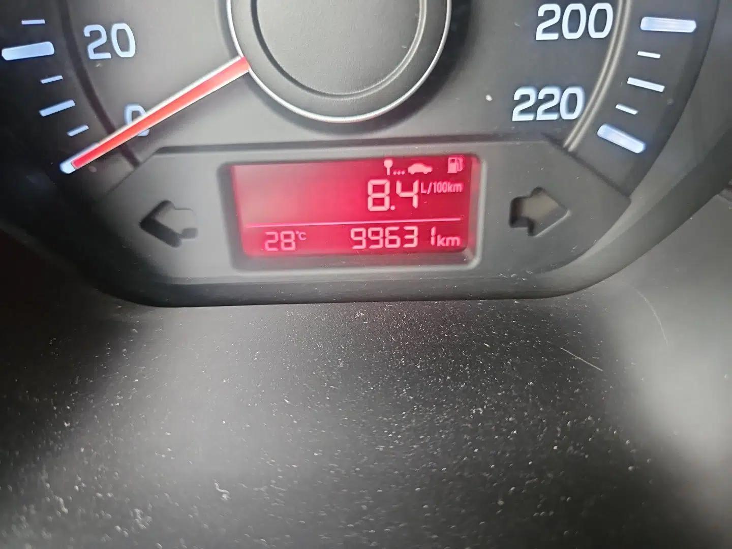 Kia K2 2015 Hatchback 1.4L MT GLS — миниатюра 12