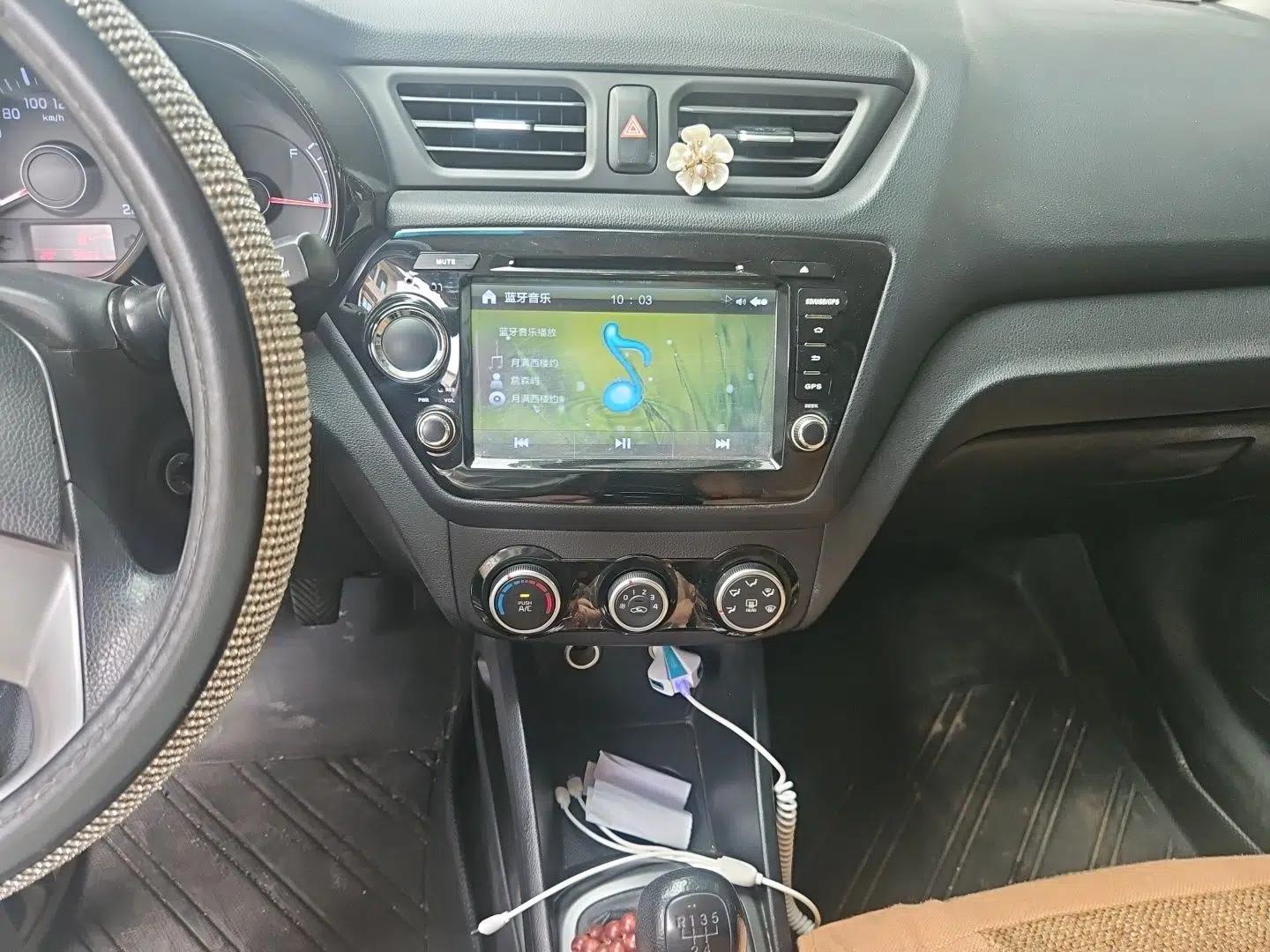 Kia K2 2015 Hatchback 1.4L MT GLS — миниатюра 13