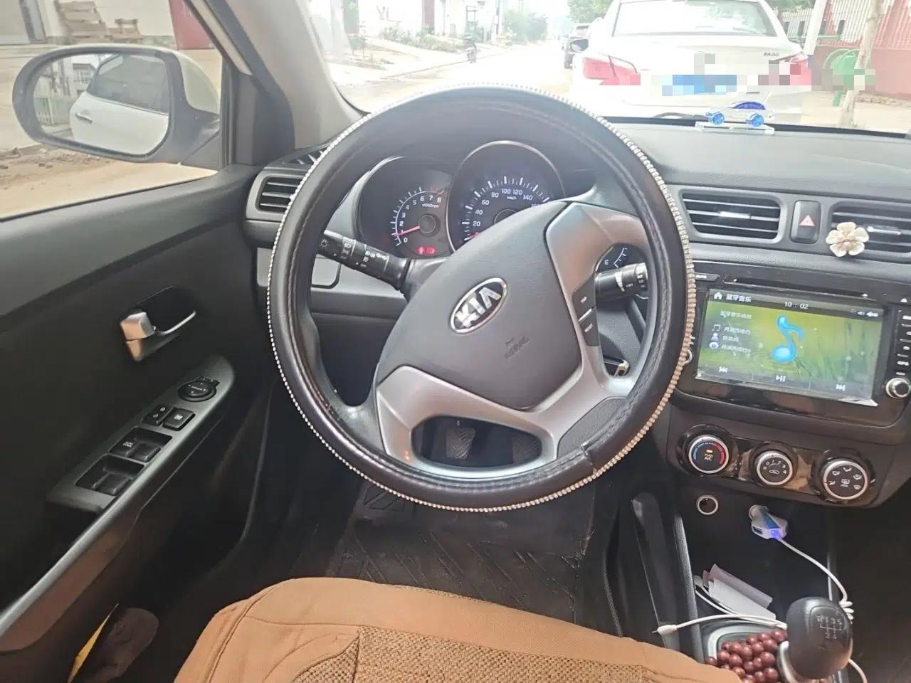 Kia K2 2015 Hatchback 1.4L MT GLS — миниатюра 10